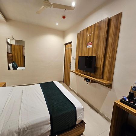 Hotel Bkc Garden - Near Us Embassy Bkc Мумбаи Экстерьер фото