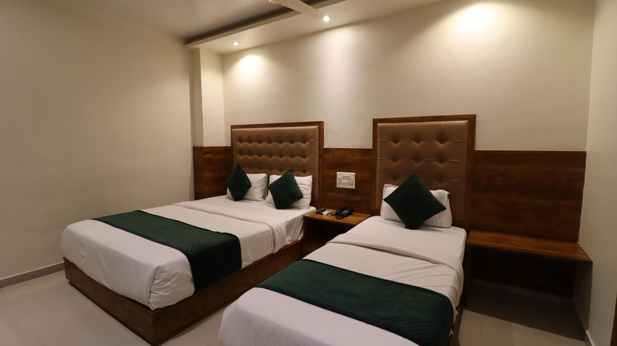 Hotel Bkc Garden - Near Us Embassy Bkc Мумбаи Экстерьер фото