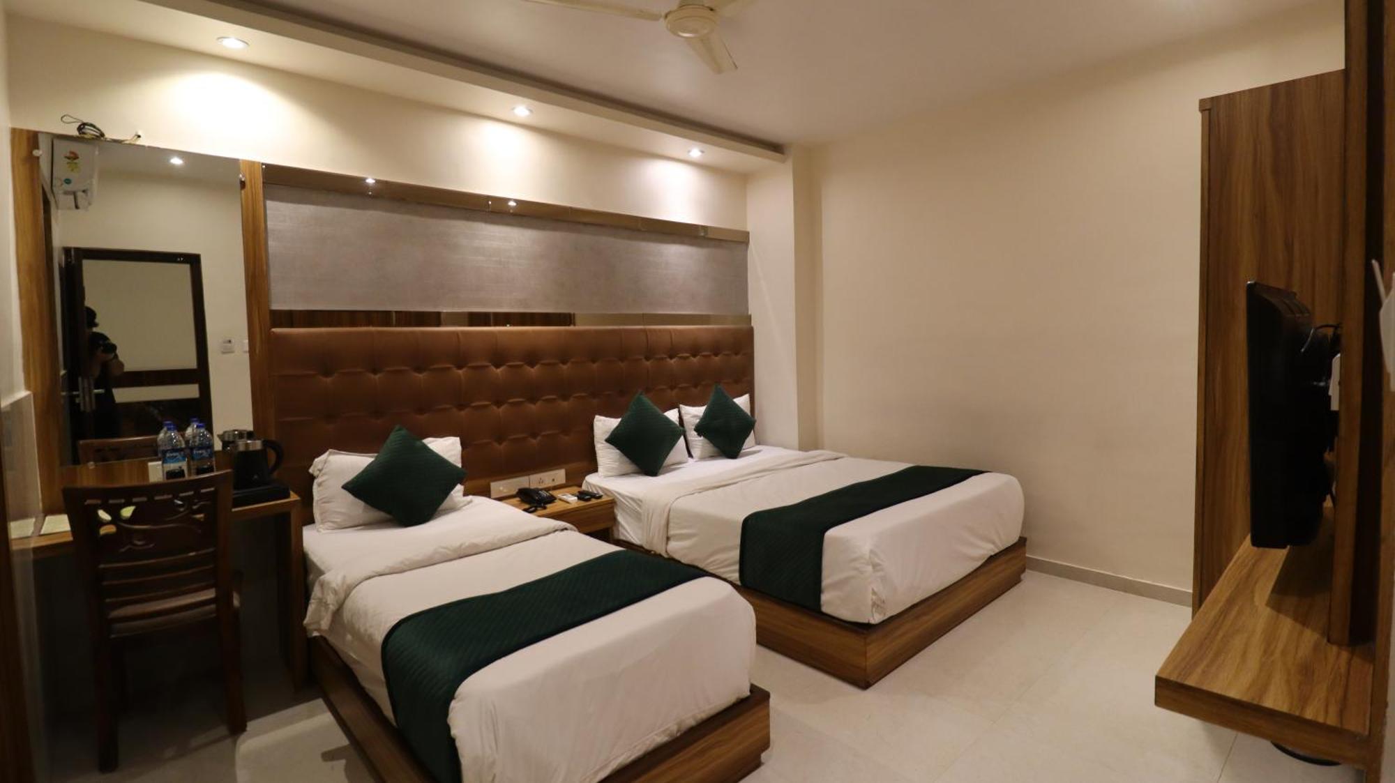 Hotel Bkc Garden - Near Us Embassy Bkc Мумбаи Экстерьер фото