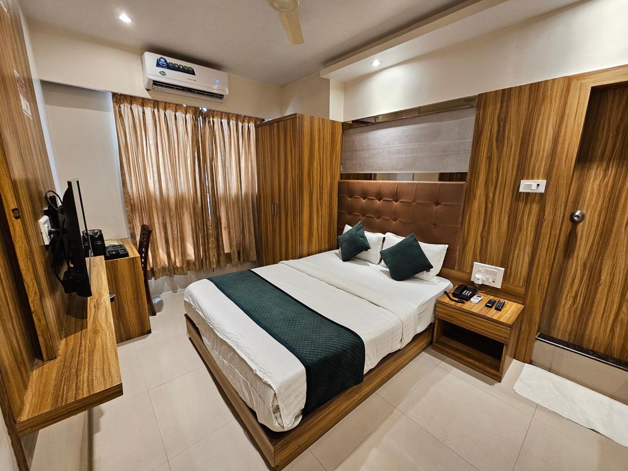 Hotel Bkc Garden - Near Us Embassy Bkc Мумбаи Экстерьер фото