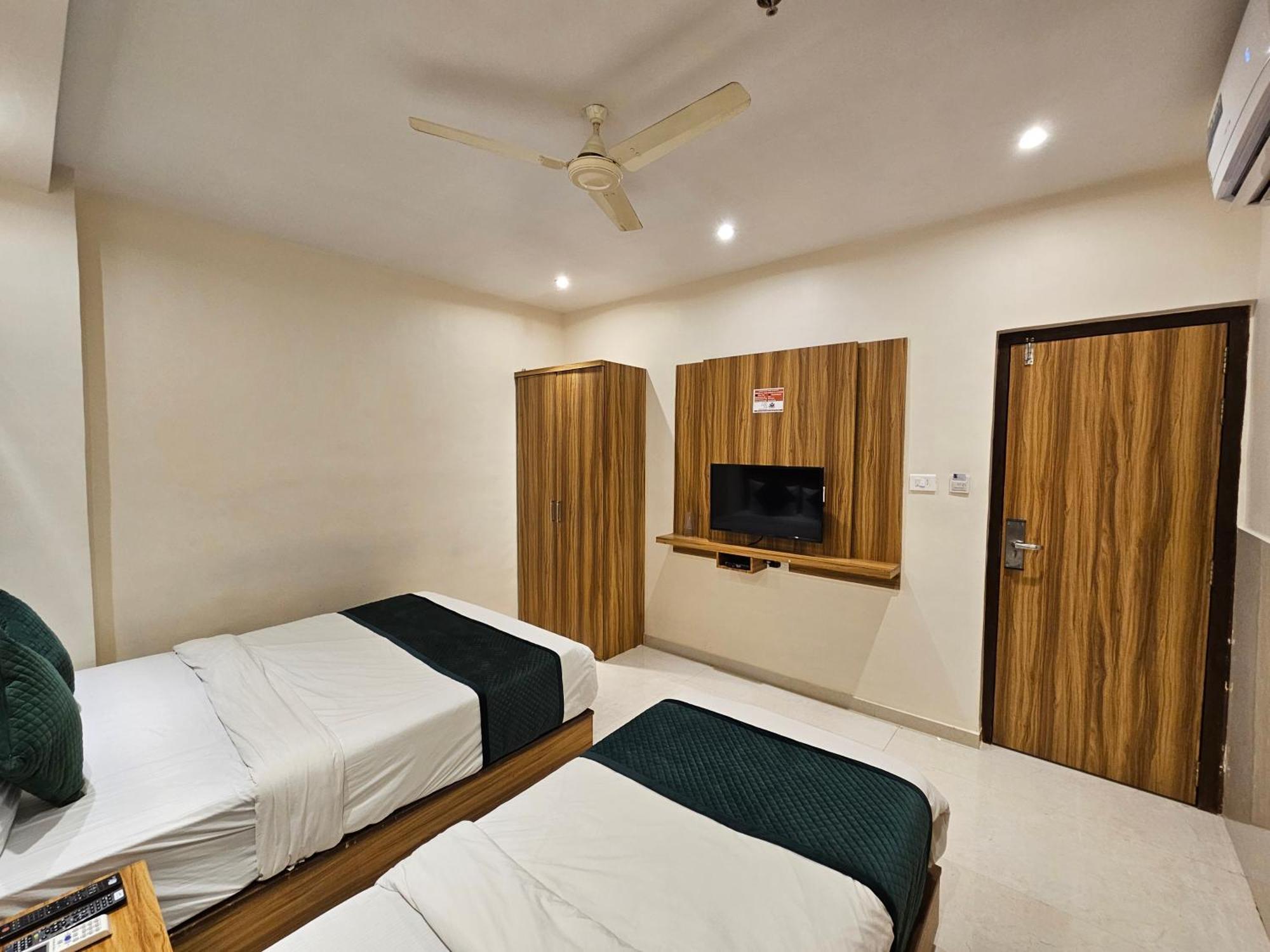 Hotel Bkc Garden - Near Us Embassy Bkc Мумбаи Экстерьер фото