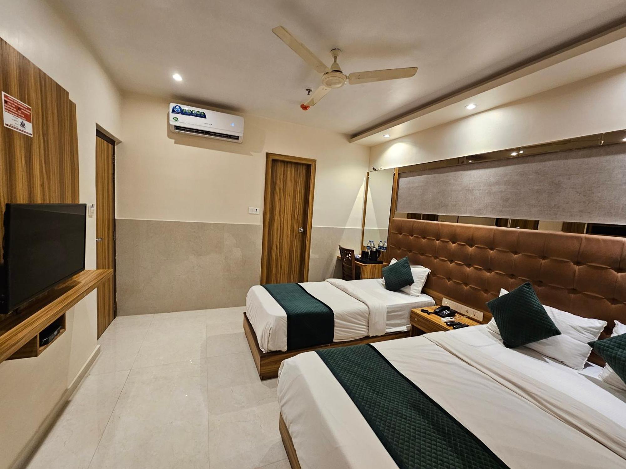 Hotel Bkc Garden - Near Us Embassy Bkc Мумбаи Экстерьер фото